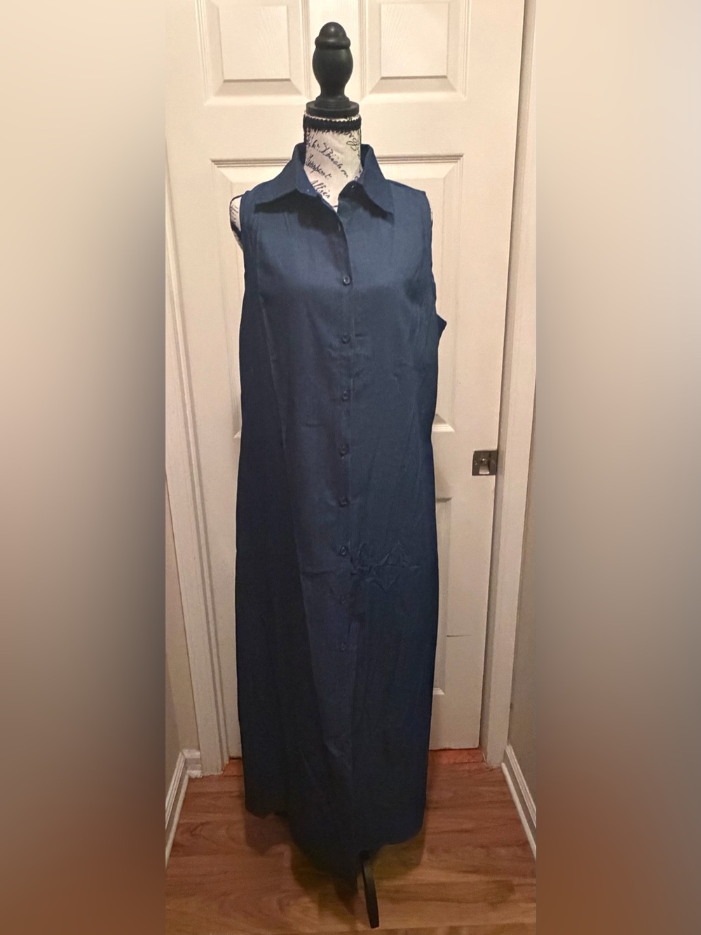 Sleeveless Button-Front Long Maxi Dress in Navy-Denim Look Pattern. - Picture 2 of 5